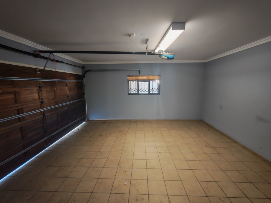 4 Bedroom Property for Sale in New Market Park Gauteng