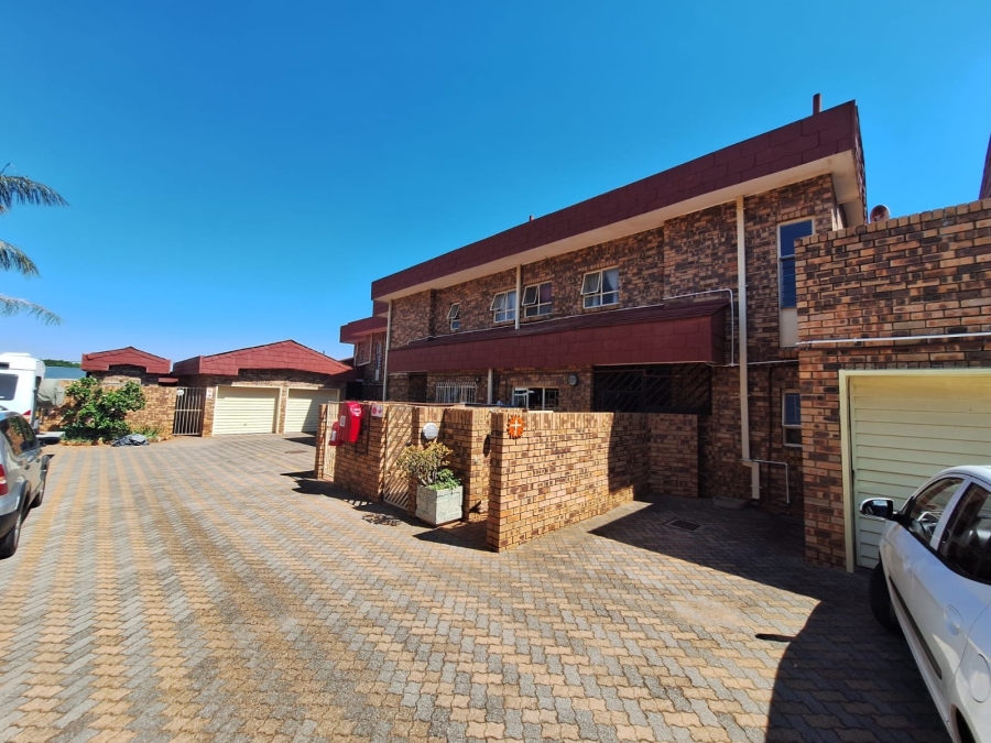 To Let 3 Bedroom Property for Rent in Annlin Gauteng