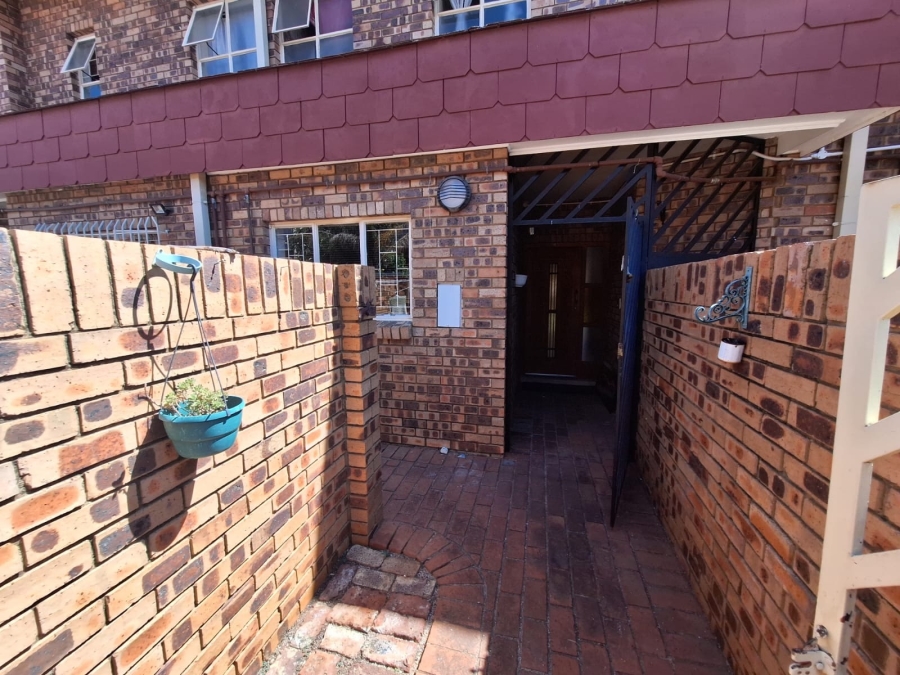 To Let 3 Bedroom Property for Rent in Annlin Gauteng