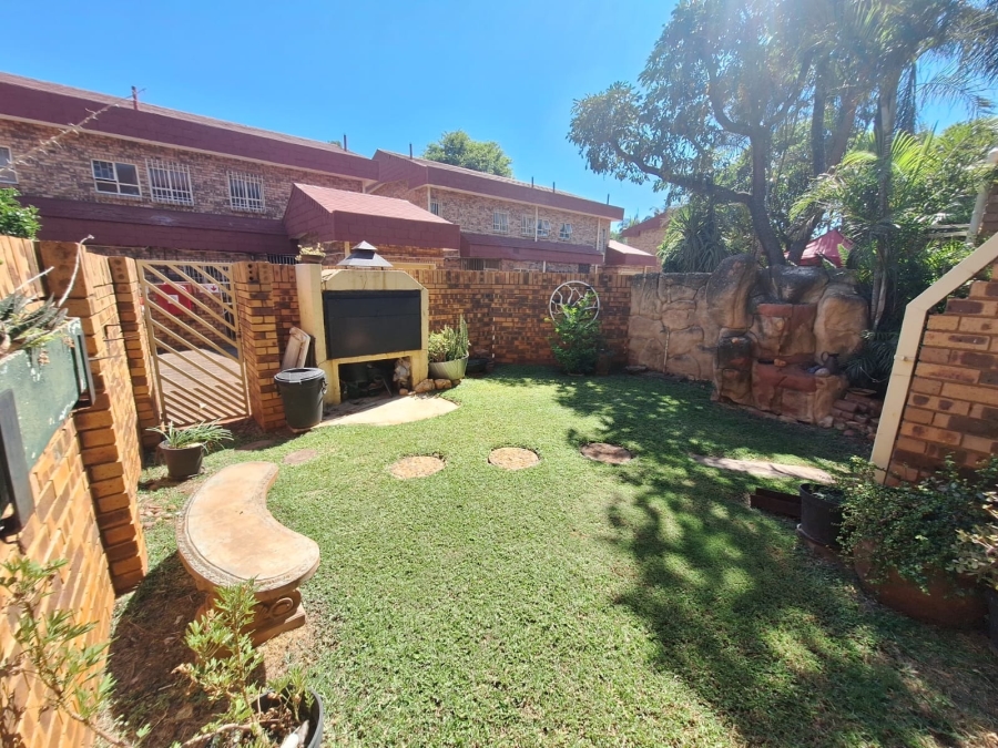 To Let 3 Bedroom Property for Rent in Annlin Gauteng