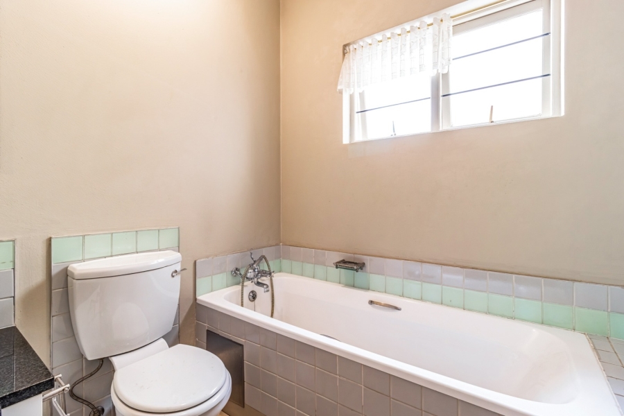 2 Bedroom Property for Sale in Parktown North Gauteng