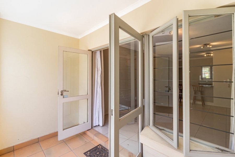 2 Bedroom Property for Sale in Parktown North Gauteng