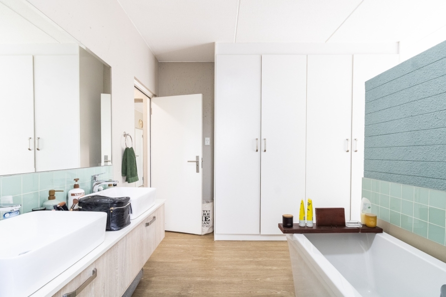 2 Bedroom Property for Sale in Paulshof Gauteng