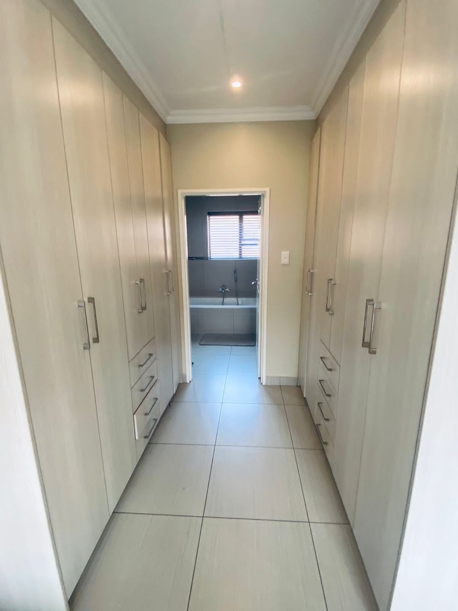 To Let 3 Bedroom Property for Rent in New Redruth Gauteng
