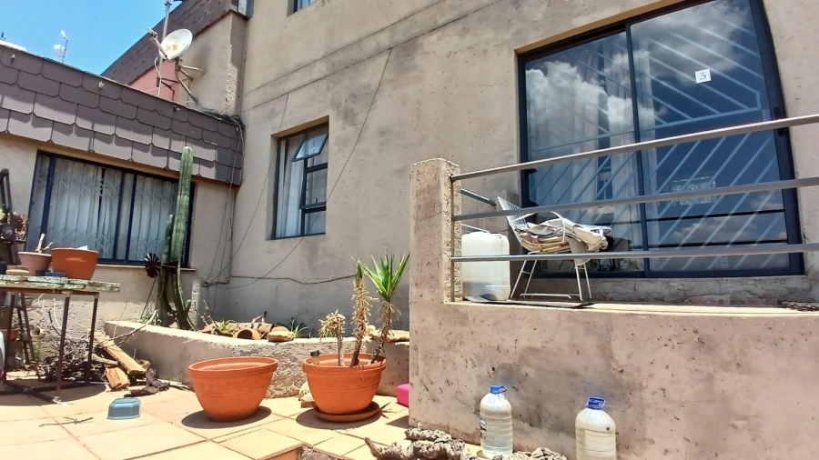 To Let 2 Bedroom Property for Rent in Bassonia Gauteng