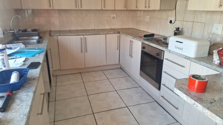 To Let 3 Bedroom Property for Rent in Krugersdorp North Gauteng