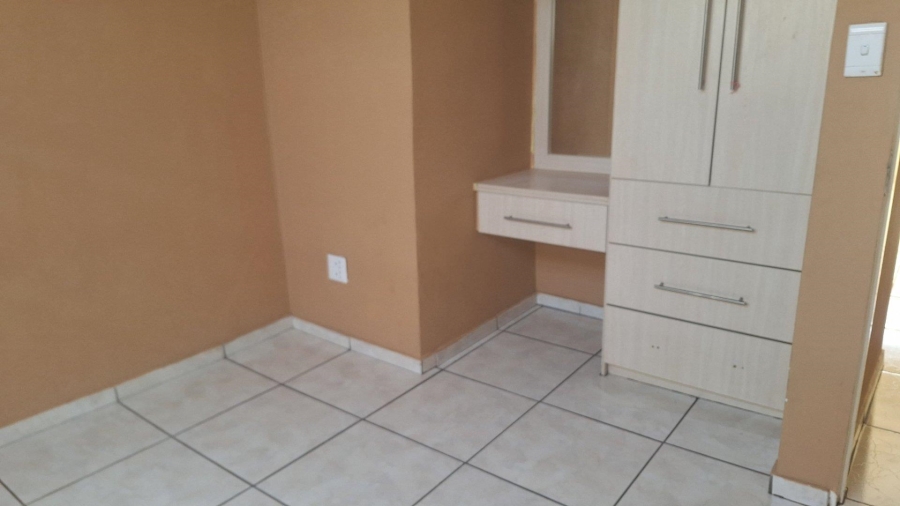 To Let 3 Bedroom Property for Rent in Krugersdorp North Gauteng