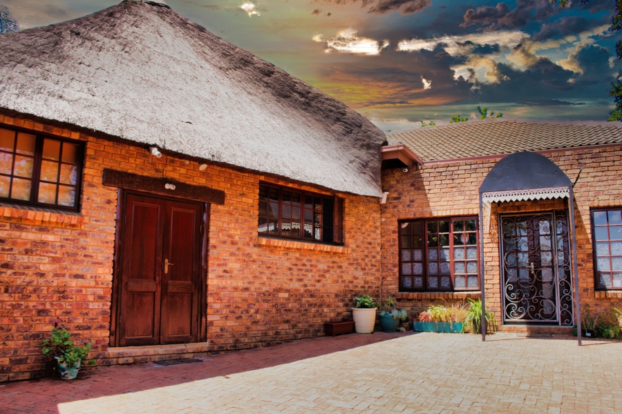 3 Bedroom Property for Sale in Faerie Glen Gauteng