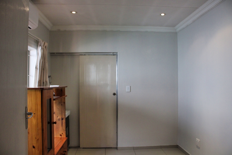 3 Bedroom Property for Sale in Faerie Glen Gauteng