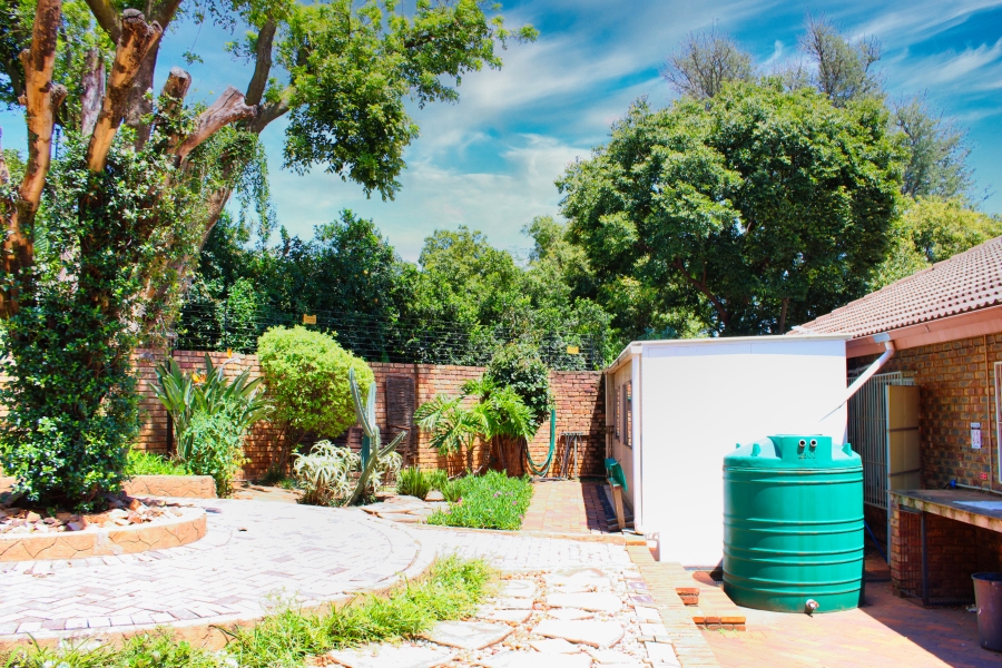 3 Bedroom Property for Sale in Faerie Glen Gauteng