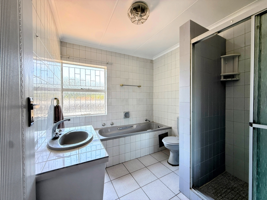 3 Bedroom Property for Sale in Kilner Park Gauteng