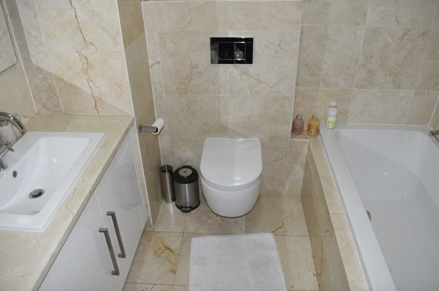 To Let 1 Bedroom Property for Rent in Morningside Gauteng