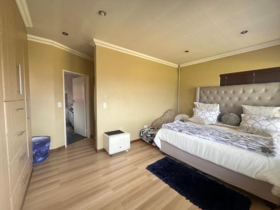 3 Bedroom Property for Sale in South Crest Gauteng