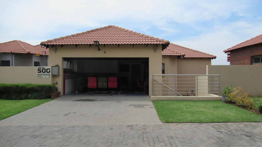 3 Bedroom Property for Sale in South Crest Gauteng