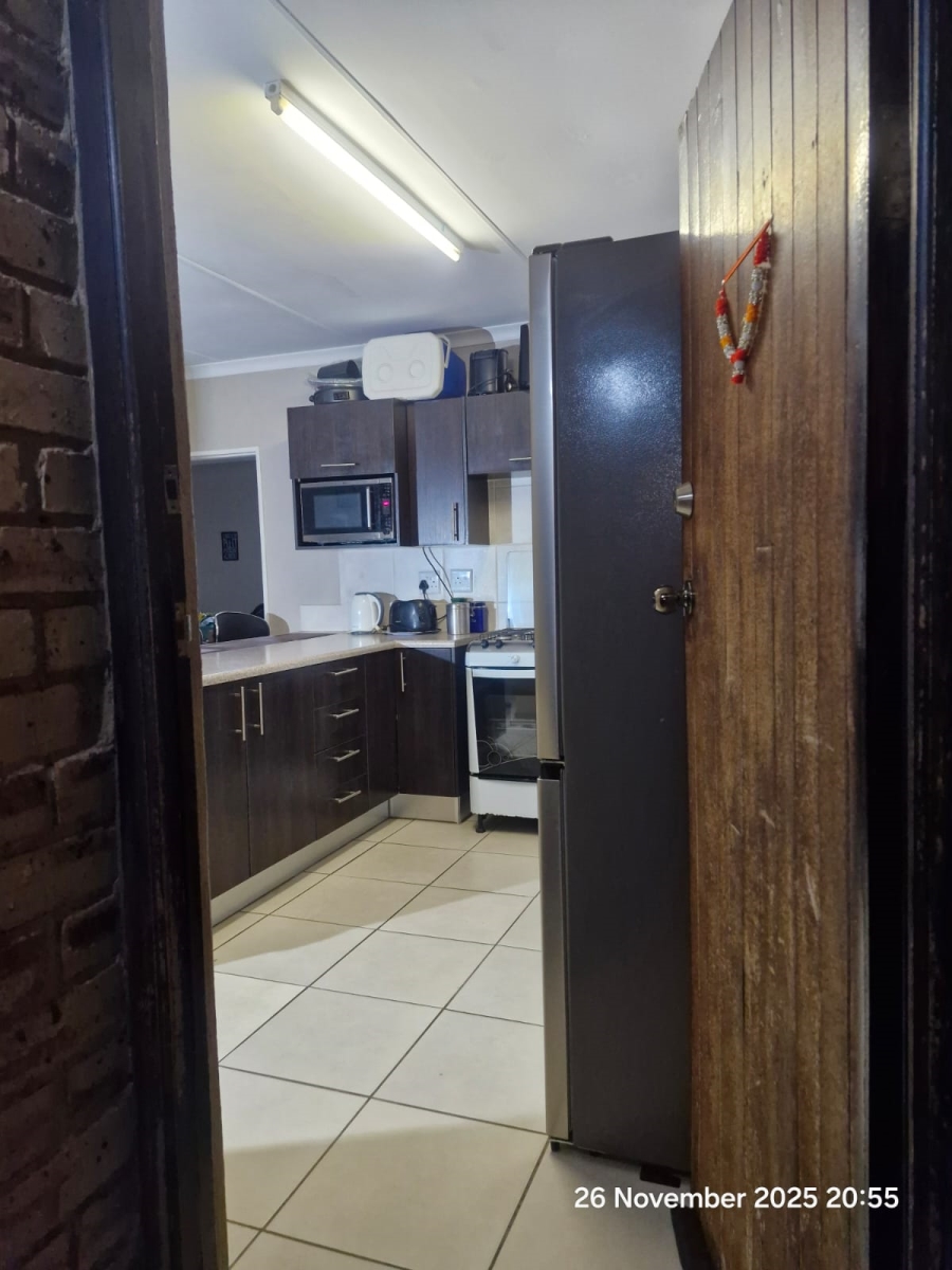 2 Bedroom Property for Sale in Roodepoort West Gauteng