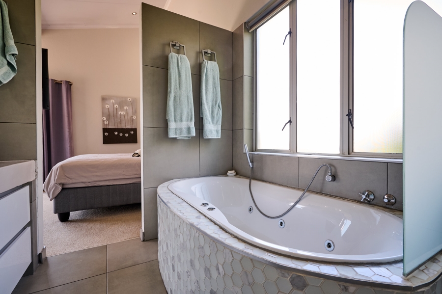 3 Bedroom Property for Sale in Carlswald North Estate Gauteng