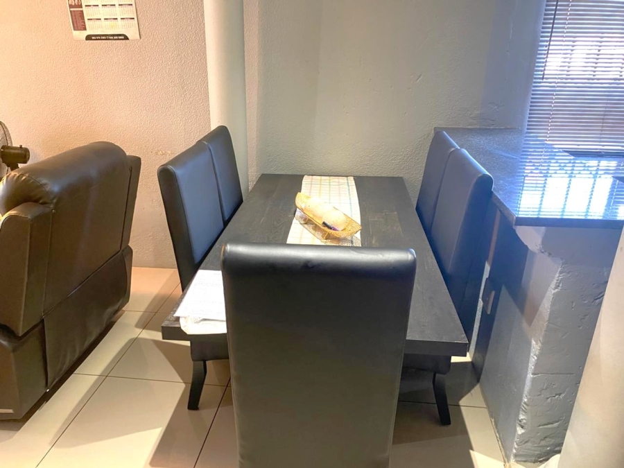 6 Bedroom Property for Sale in Zonkezizwe Gauteng