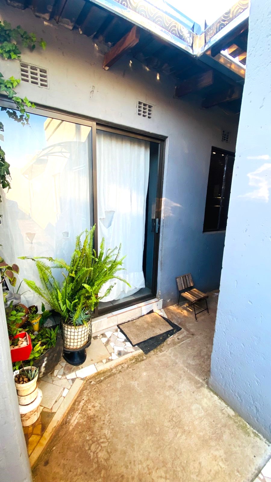 6 Bedroom Property for Sale in Zonkezizwe Gauteng