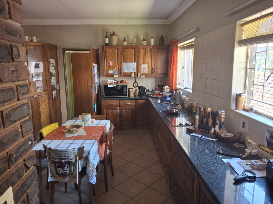 4 Bedroom Property for Sale in Garsfontein Gauteng