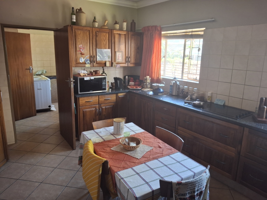 4 Bedroom Property for Sale in Garsfontein Gauteng