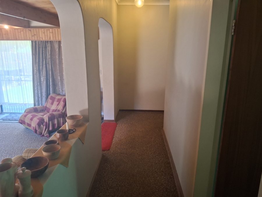 4 Bedroom Property for Sale in Garsfontein Gauteng