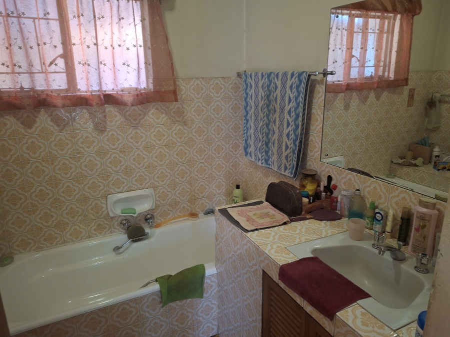 4 Bedroom Property for Sale in Garsfontein Gauteng