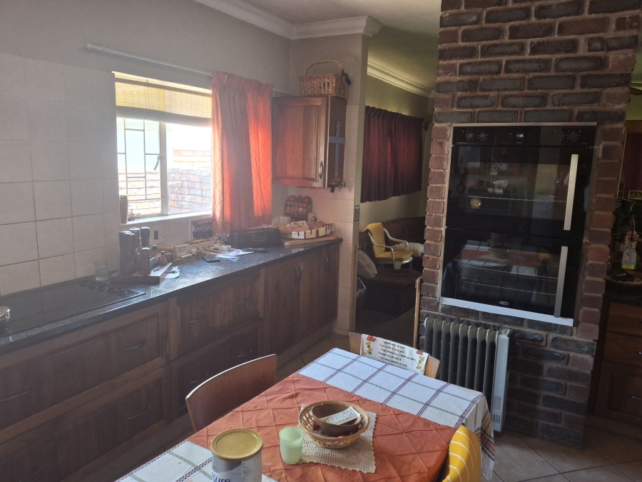 4 Bedroom Property for Sale in Garsfontein Gauteng