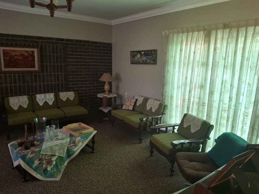 4 Bedroom Property for Sale in Garsfontein Gauteng