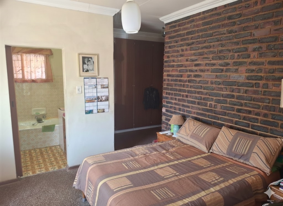 4 Bedroom Property for Sale in Garsfontein Gauteng