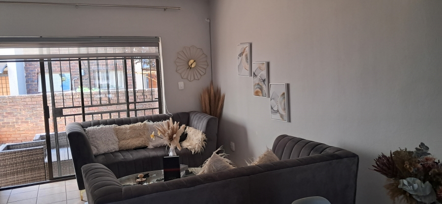 2 Bedroom Property for Sale in Noordheuwel Gauteng