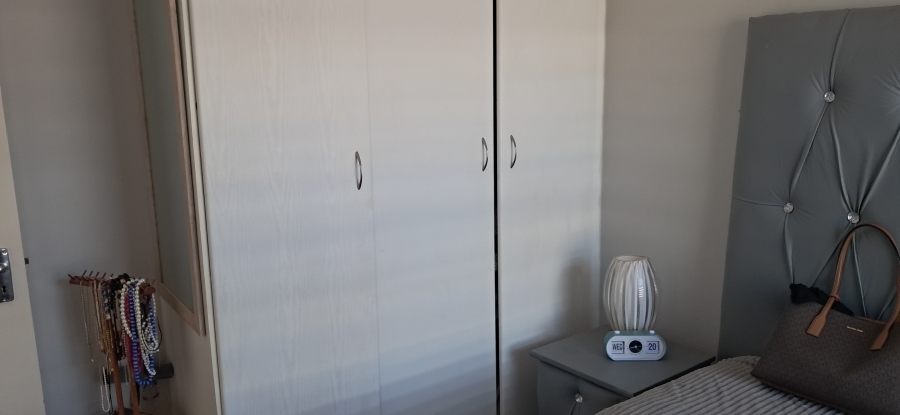 2 Bedroom Property for Sale in Noordheuwel Gauteng