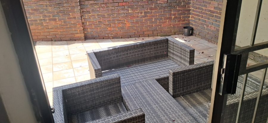 2 Bedroom Property for Sale in Noordheuwel Gauteng