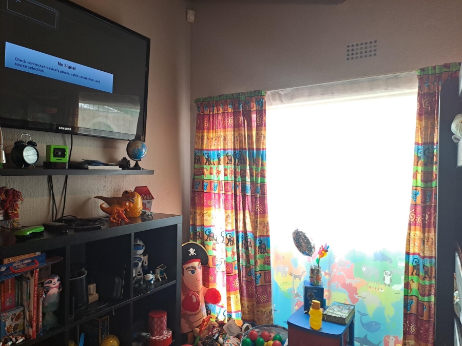 3 Bedroom Property for Sale in Wilro Park Gauteng