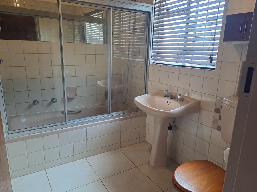 3 Bedroom Property for Sale in Wilro Park Gauteng