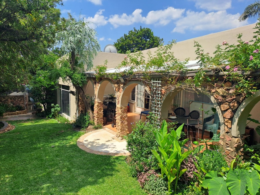 3 Bedroom Property for Sale in Wilro Park Gauteng