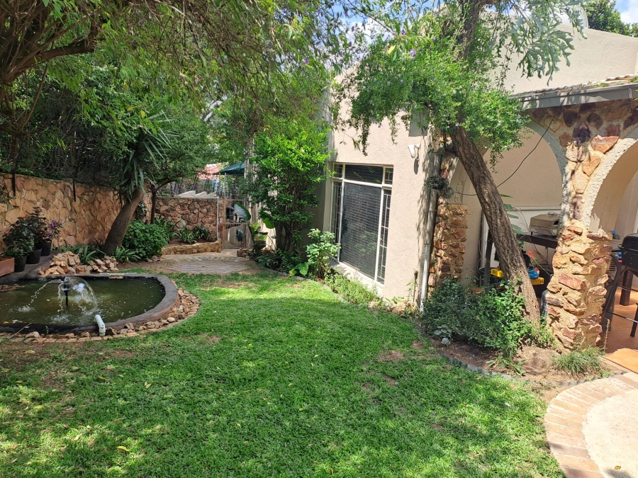 3 Bedroom Property for Sale in Wilro Park Gauteng