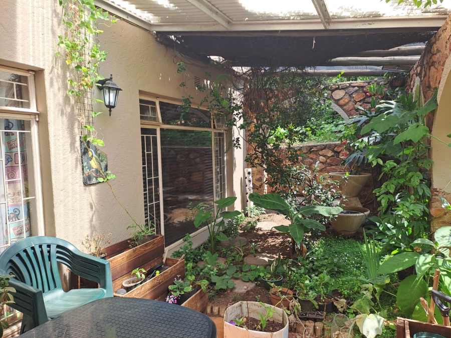 3 Bedroom Property for Sale in Wilro Park Gauteng