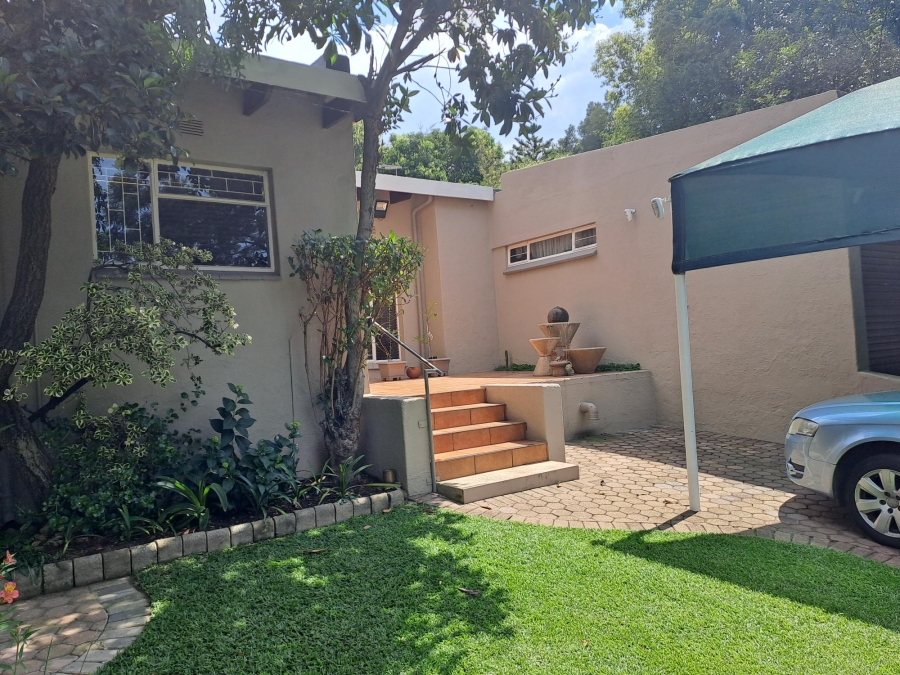 3 Bedroom Property for Sale in Wilro Park Gauteng