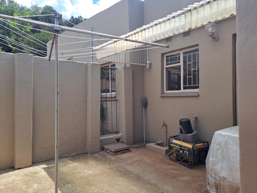 3 Bedroom Property for Sale in Wilro Park Gauteng