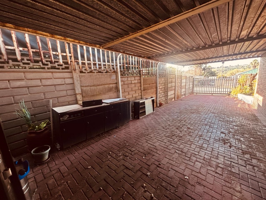 3 Bedroom Property for Sale in Wentworth Park Gauteng