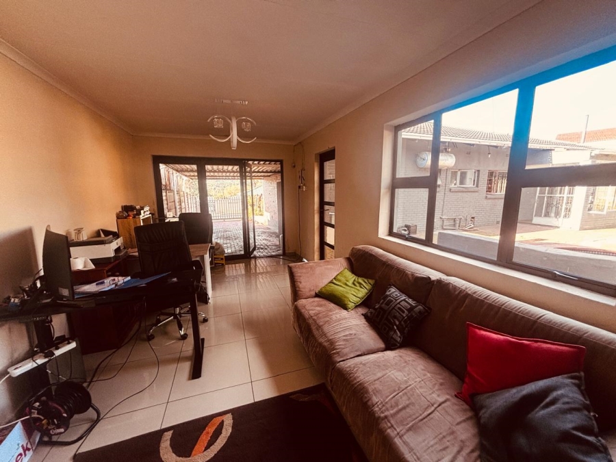 3 Bedroom Property for Sale in Wentworth Park Gauteng