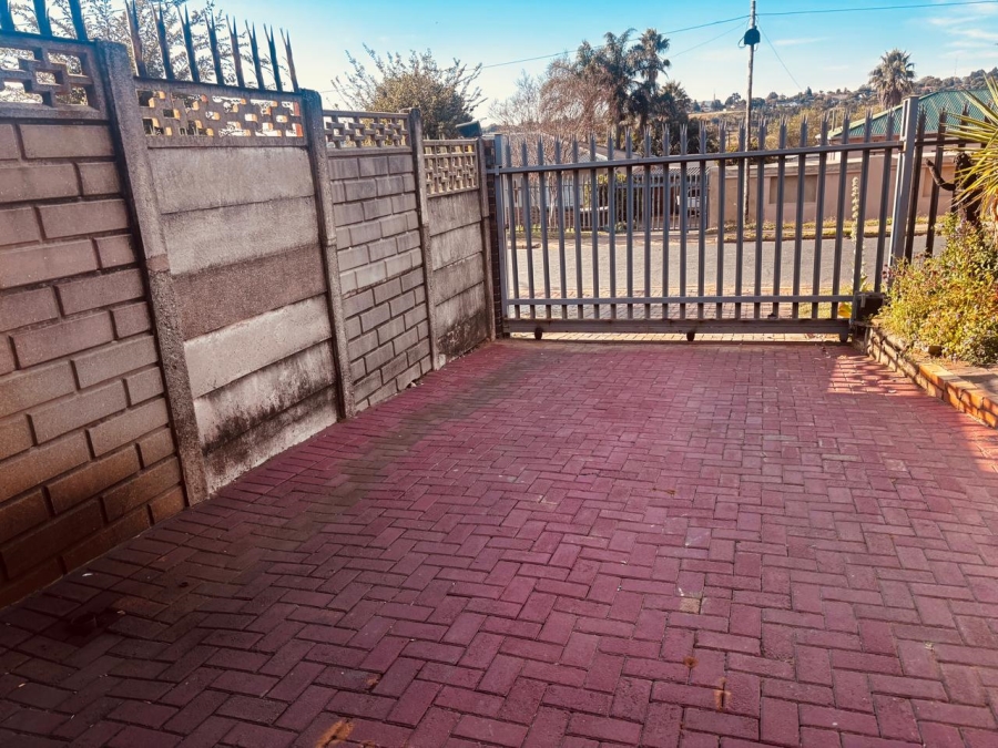 3 Bedroom Property for Sale in Wentworth Park Gauteng