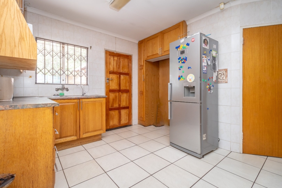 5 Bedroom Property for Sale in Wilro Park Gauteng