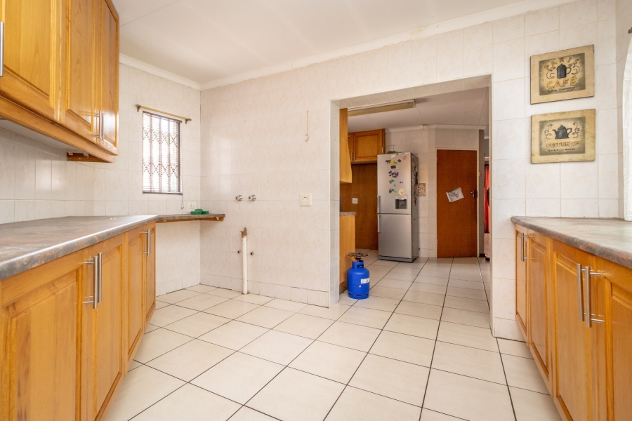 5 Bedroom Property for Sale in Wilro Park Gauteng