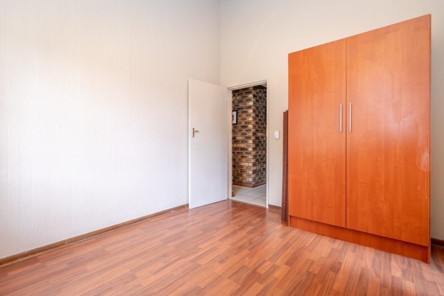 5 Bedroom Property for Sale in Wilro Park Gauteng