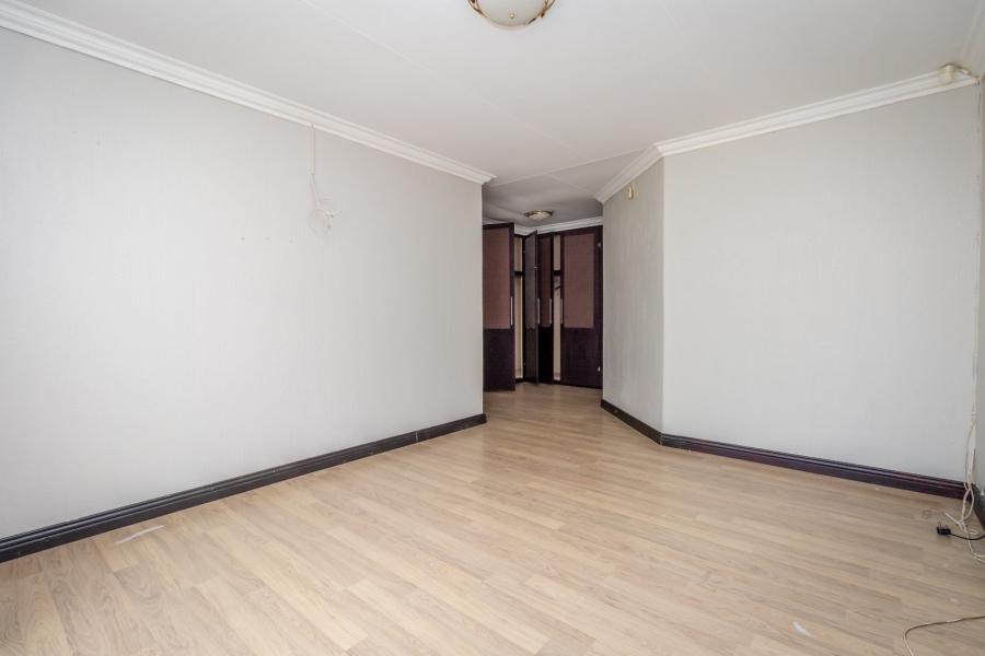 5 Bedroom Property for Sale in Wilro Park Gauteng