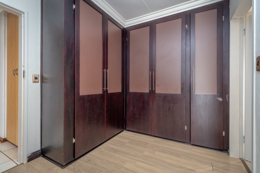 5 Bedroom Property for Sale in Wilro Park Gauteng