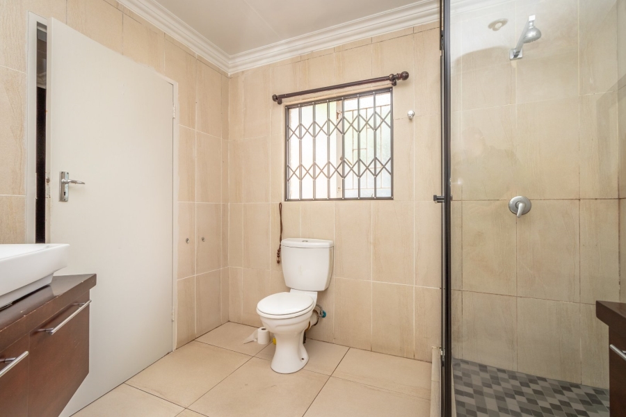 5 Bedroom Property for Sale in Wilro Park Gauteng