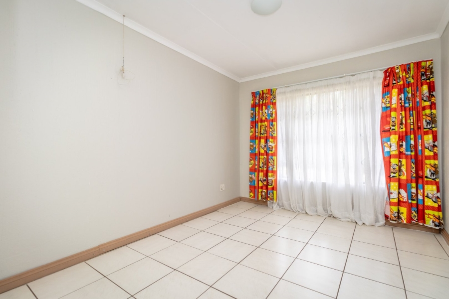 5 Bedroom Property for Sale in Wilro Park Gauteng