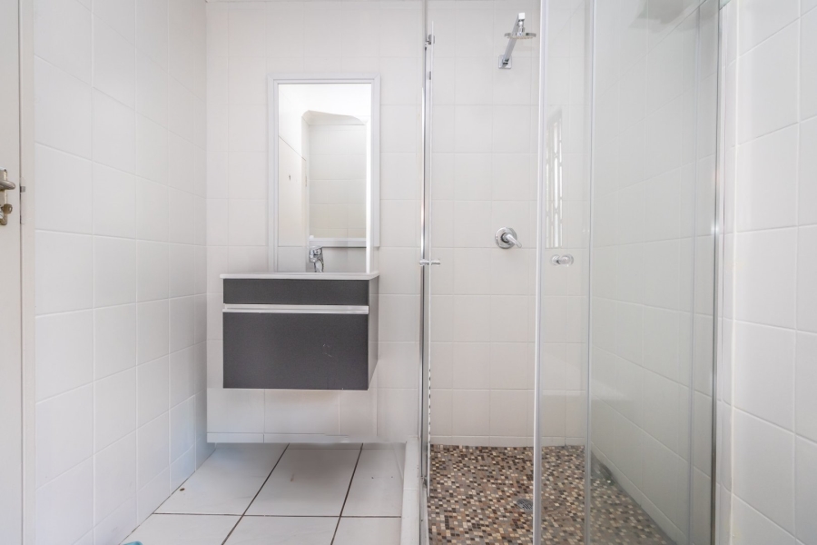 5 Bedroom Property for Sale in Wilro Park Gauteng